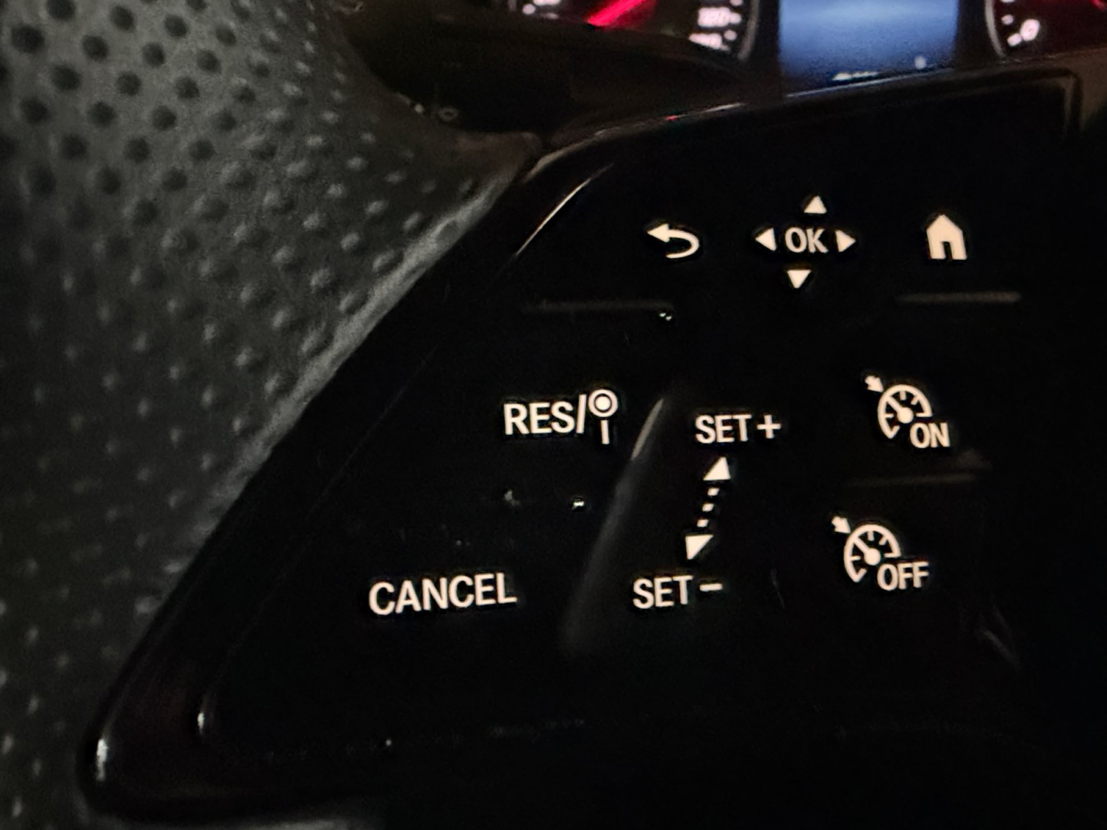 Used 2025 Mercedes-Benz Sprinter 2500 image 24