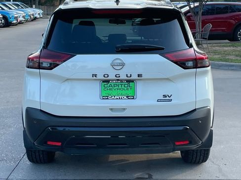 Used 2023 Nissan Rogue SV w/ SV Premium B Package image 5