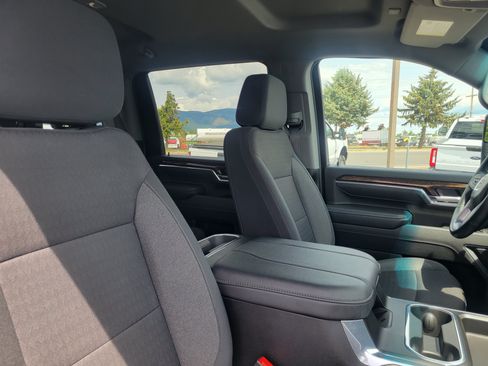 Used 2025 GMC Sierra 3500 SLE w/ SLE Convenience Package AWD/4WD image 19