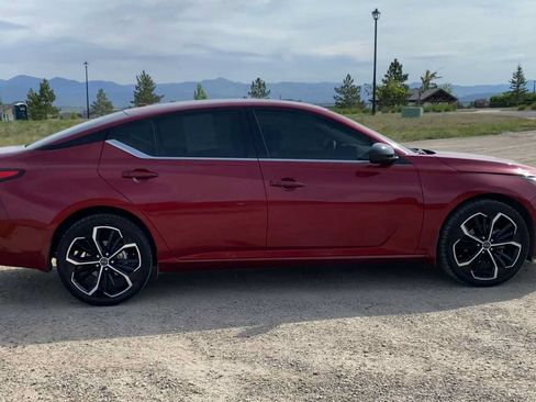 Used 2023 Nissan Altima 2.5 SR w/ SR Premium Package AWD/4WD image 9