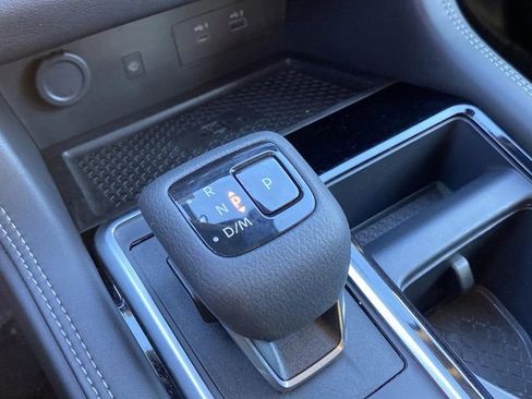 Used 2024 Nissan Pathfinder Platinum image 23