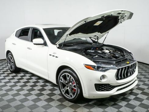 Used 2023 Maserati Levante GT AWD/4WD image 37
