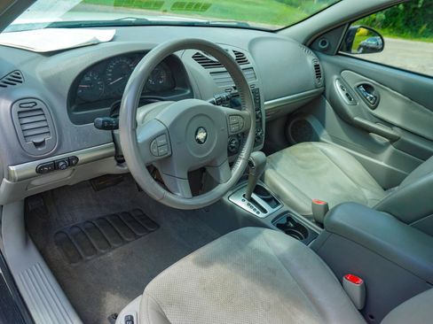 Used 2005 Chevrolet Malibu LT FWD image 12