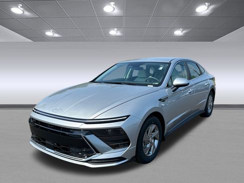 New 2025 Hyundai Sonata SE image 3