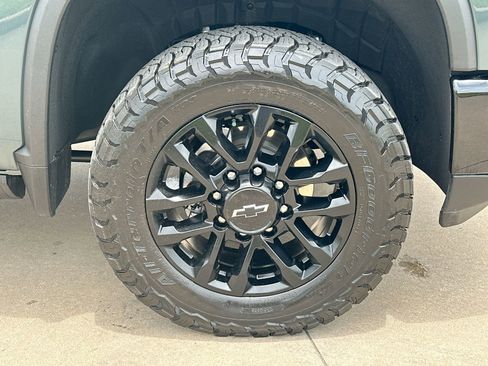 Used 2026 Chevrolet Silverado 2500 LTZ w/ LTZ Plus Package AWD/4WD image 10