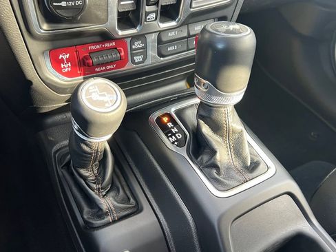 Used 2022 Jeep Wrangler Unlimited Rubicon w/ Trailer Tow Package image 36