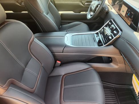 New 2026 Nissan Armada SL w/ Captain's Chari Seat Package AWD/4WD image 13