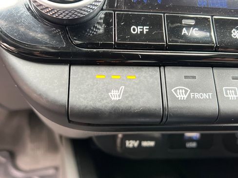 Used 2025 Hyundai Elantra SEL image 29