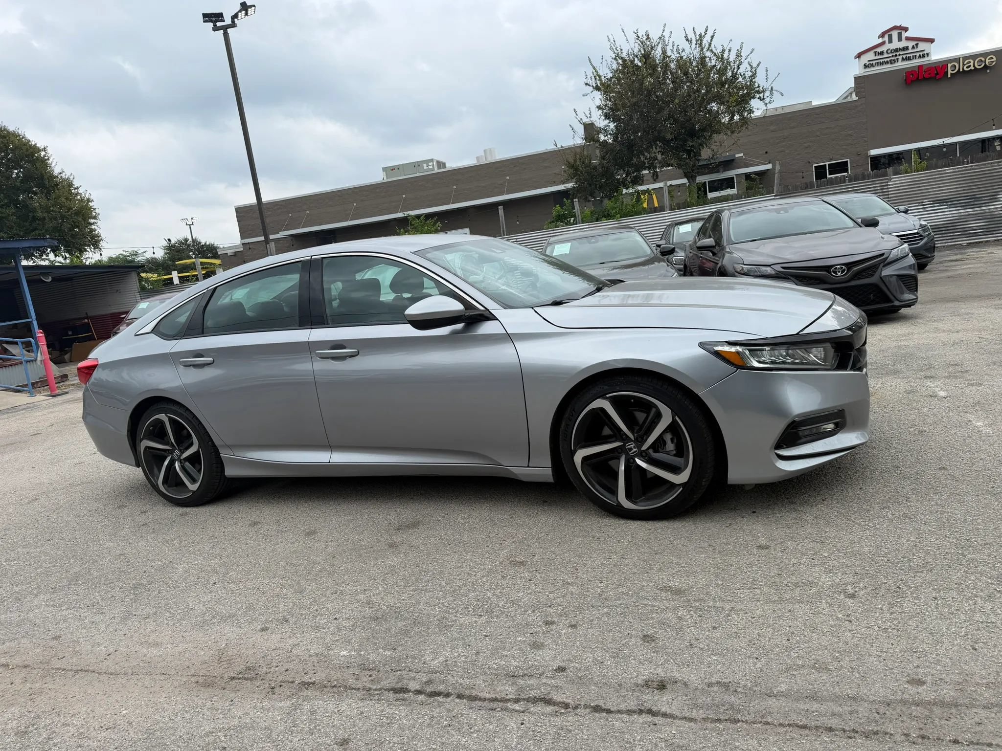 Used 2020 Honda Accord Sport image 4