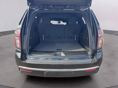 Used 2021 Chevrolet Suburban LS image 12