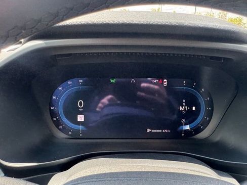 New 2025 Volvo XC40 B5 Core w/ Protection Package image 29