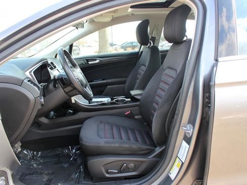 Used 2014 Ford Fusion SE image 14