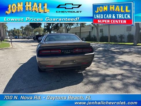 Used 2020 Dodge Challenger SXT image 9