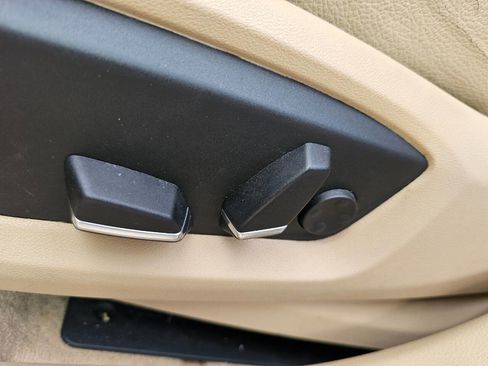 Used 2017 BMW 535i Gran Turismo image 19