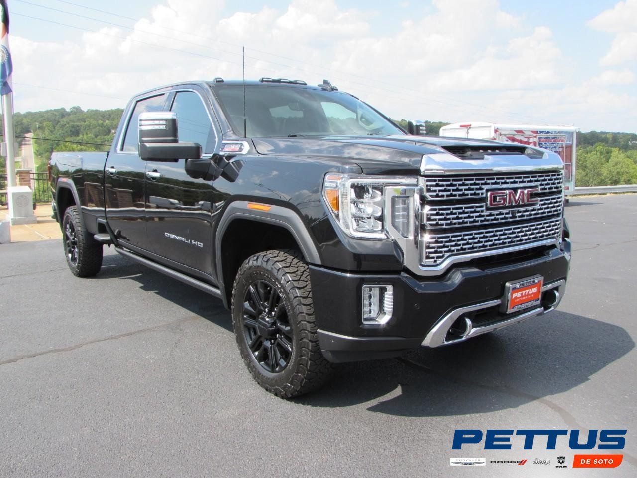 Used 2023 GMC Sierra 3500 Denali w/ Denali Black Diamond Edition AWD/4WD image 1