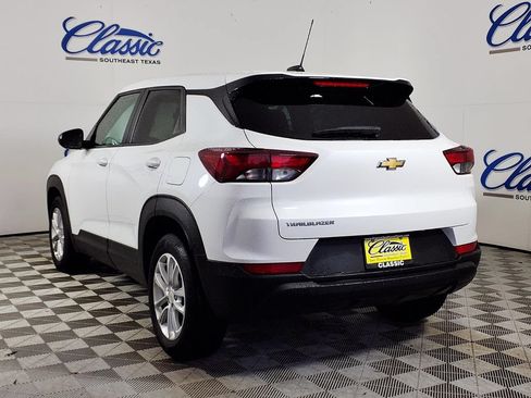 Used 2024 Chevrolet TrailBlazer LS w/ LS Convenience Package FWD image 2