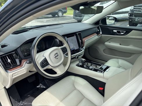 Used 2022 Volvo S60 T8 R-Design Expression w/ Advanced Package image 37