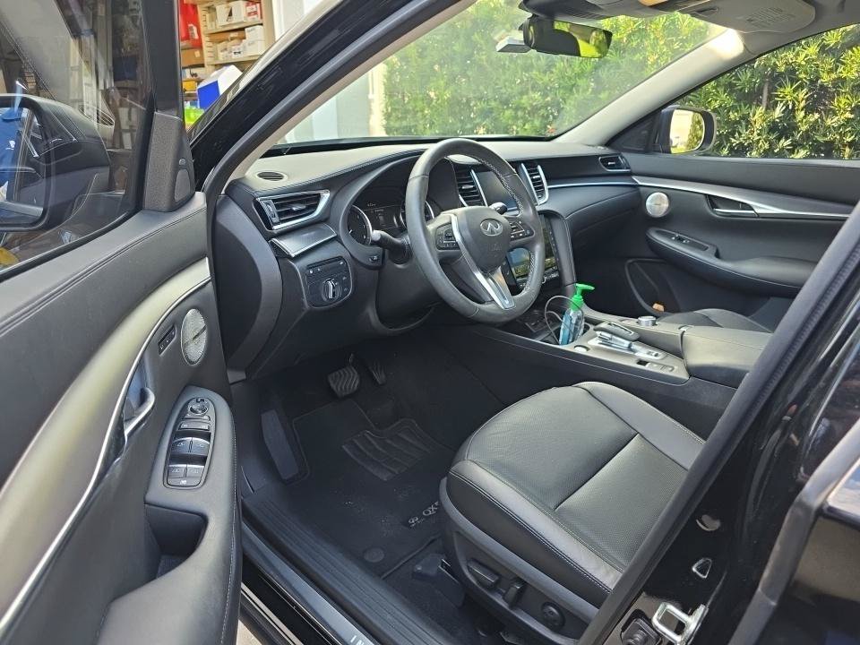 Certified 2023 INFINITI QX50 Luxe FWD image 5