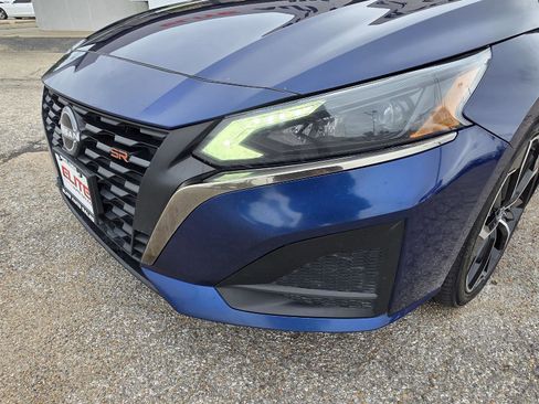 Used 2023 Nissan Altima 2.5 SR FWD image 32