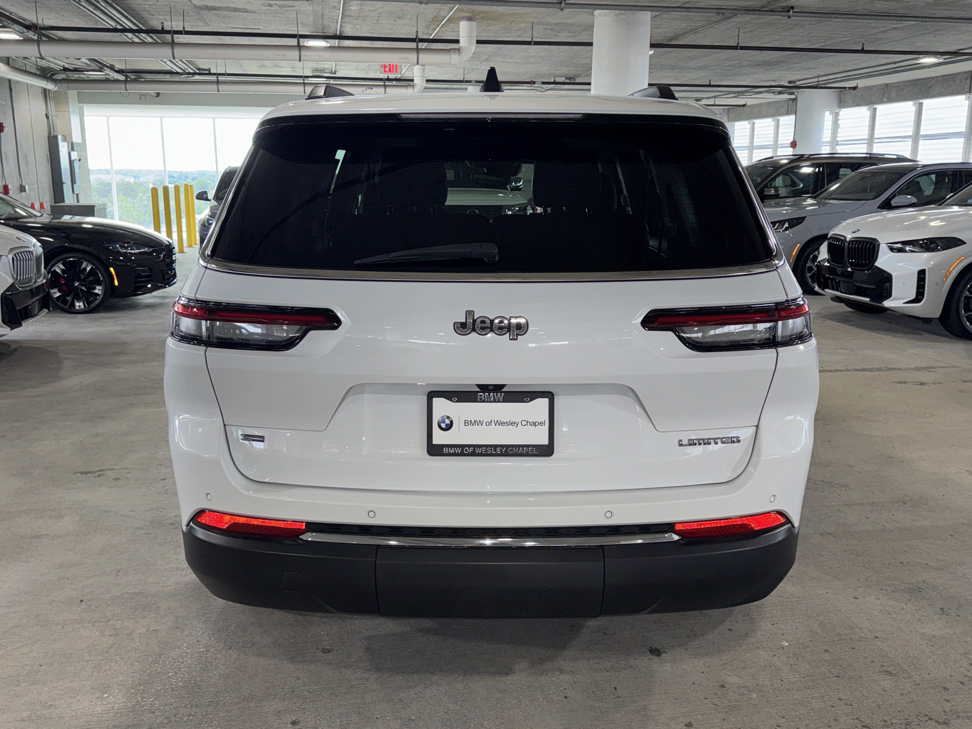 Used 2022 Jeep Grand Cherokee L Limited RWD image 7