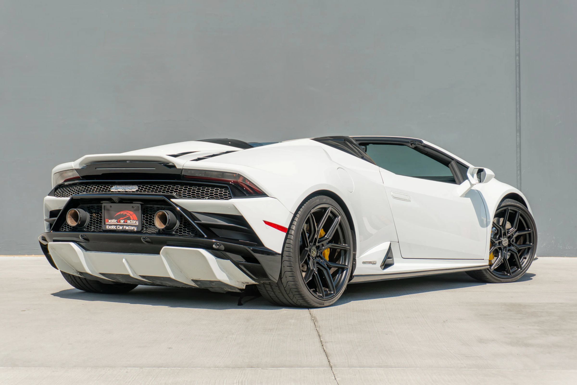 Used 2021 Lamborghini Huracan EVO RWD image 8