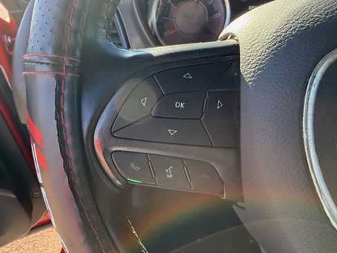 Used 2019 Dodge Challenger SXT image 17