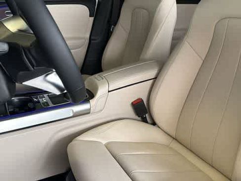 Used 2026 Mercedes-Benz GLB 250 4MATIC image 28