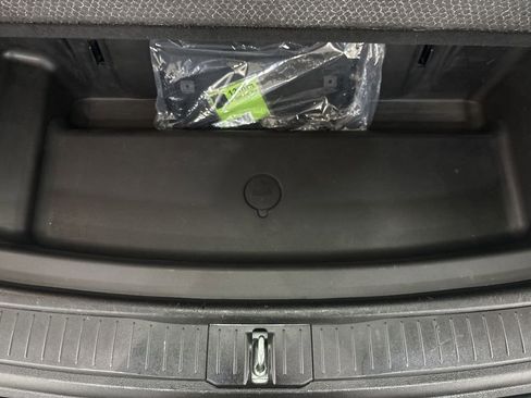 Used 2023 Jeep Grand Cherokee L Limited w/ Luxury Tech Group II image 28