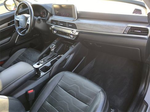 Used 2022 Kia Telluride SX w/ SX Prestige Package image 14
