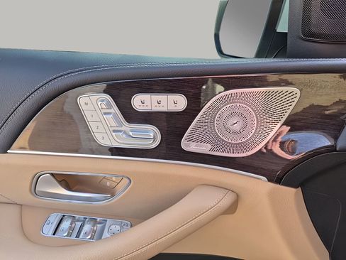 Used 2024 Mercedes-Benz GLS 450 4MATIC image 27