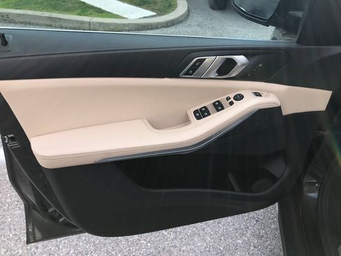 Used 2020 BMW X5 xDrive40i w/ Premium Package image 13