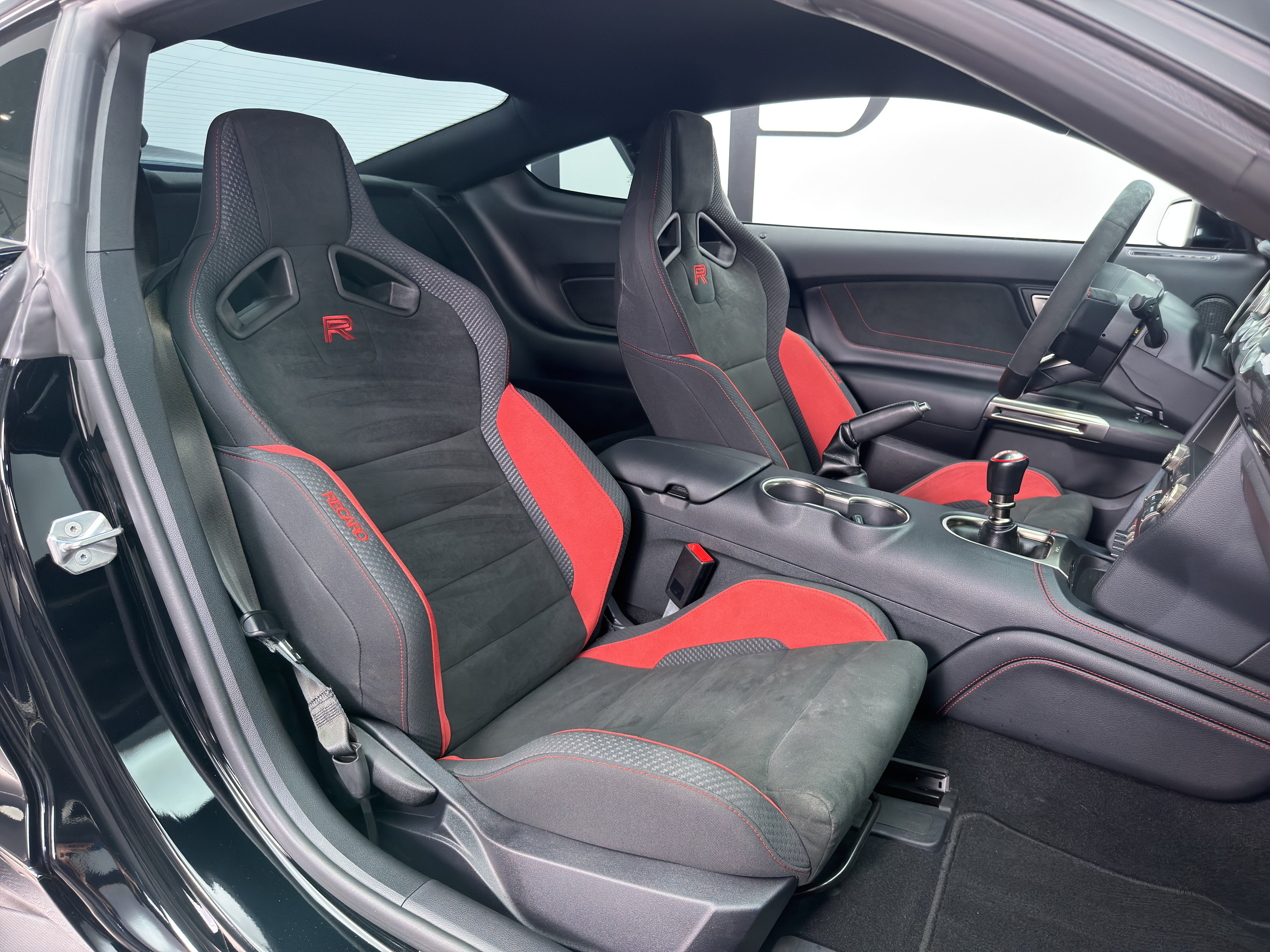 Used 2019 Ford Mustang Shelby GT350R w/ GT350R Equipment Group 920A RWD image 17
