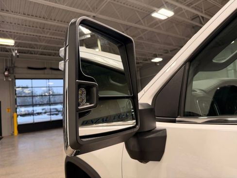 Used 2023 Chevrolet Silverado 3500 High Country image 19