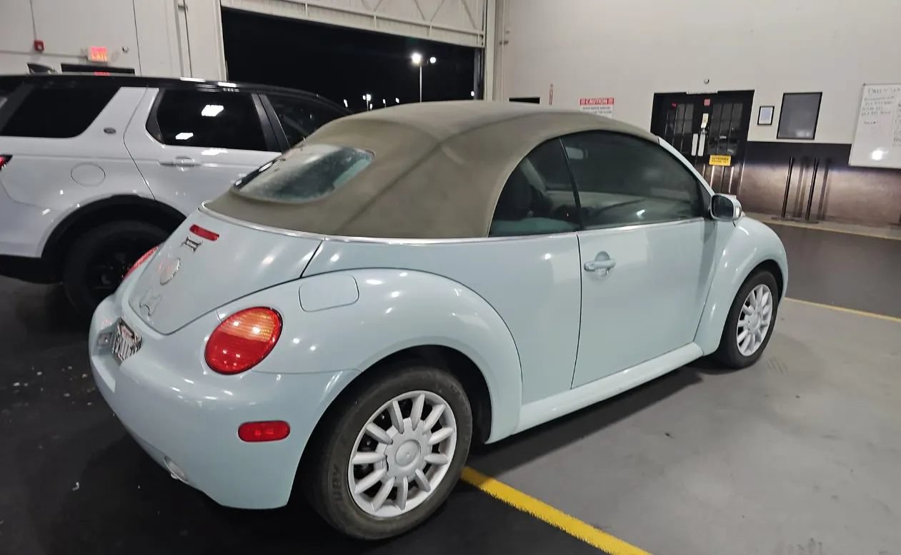 Used 2005 Volkswagen Beetle Dark Flint Edition FWD image 4
