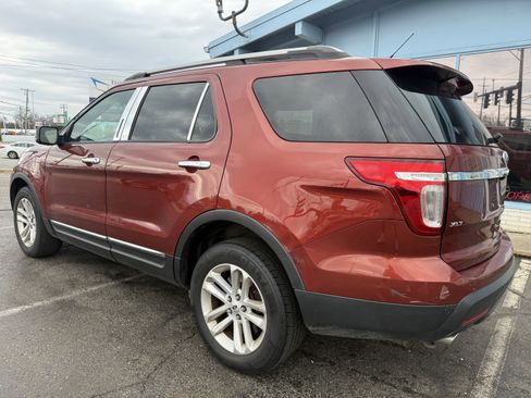 Used 2014 Ford Explorer XLT w/ Equipment Group 202A image 3