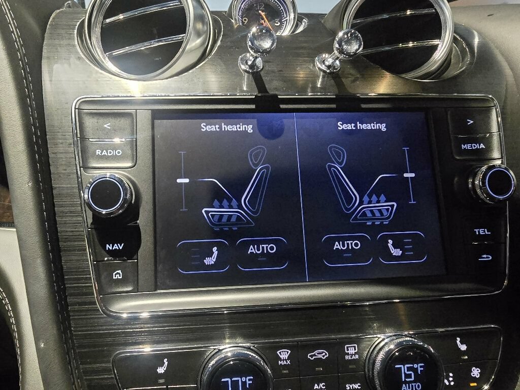 Used 2019 Bentley Bentayga AWD/4WD image 13