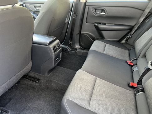 Used 2025 Nissan Rogue SV AWD/4WD image 14