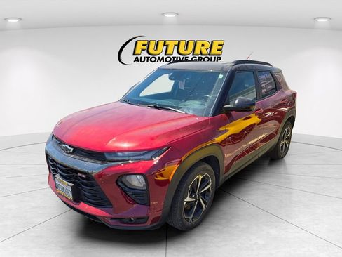 Used 2023 Chevrolet TrailBlazer RS w/ Sun and Liftgate Package FWD image 3