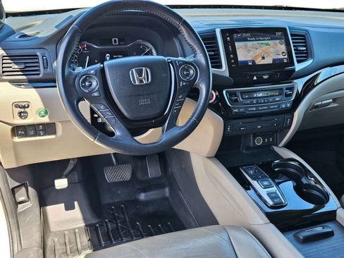 Used 2017 Honda Pilot Touring image 36