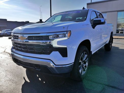 Used 2024 Chevrolet Silverado 1500 LT image 3