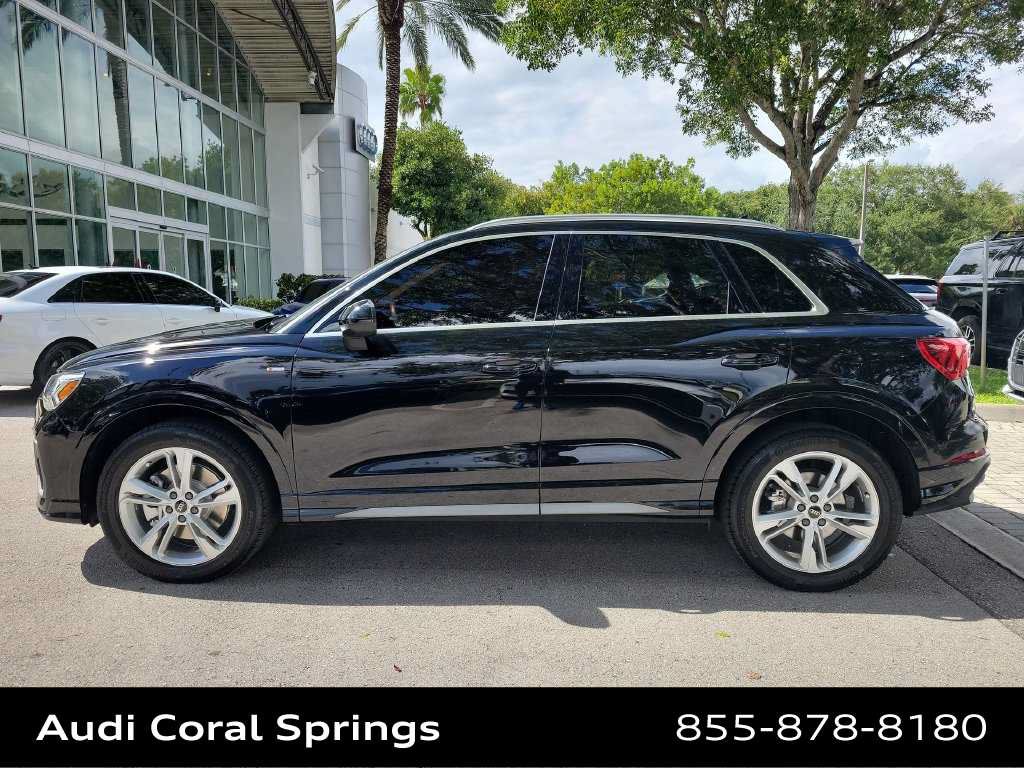 Certified 2023 Audi Q3 2.0T Premium w/ Convenience Package AWD/4WD image 11