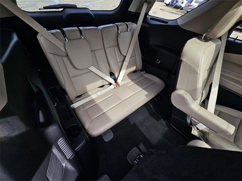 Used 2023 Ford Explorer Limited w/ Limited Technology Package image 16