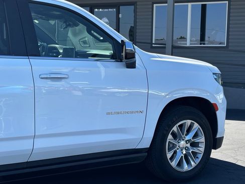 Used 2023 Chevrolet Suburban Premier w/ Max Trailering Package AWD/4WD image 4