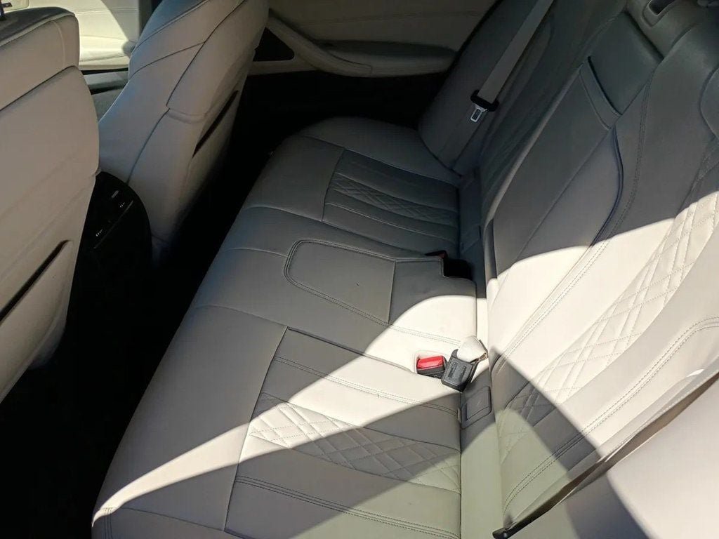 Used 2018 BMW 540i RWD image 10