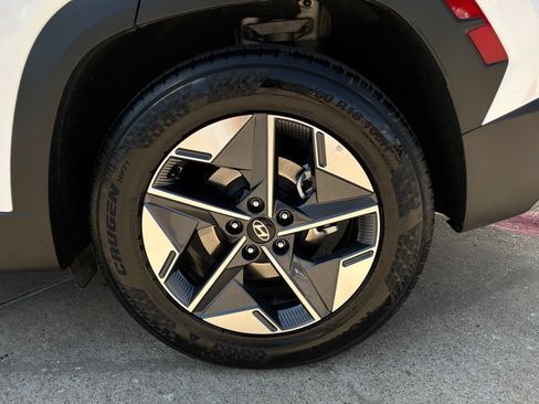 Used 2026 Hyundai Tucson SEL FWD image 9