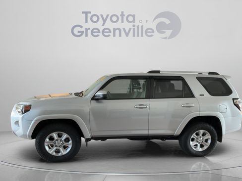 Certified 2021 Toyota 4Runner SR5 AWD/4WD image 2