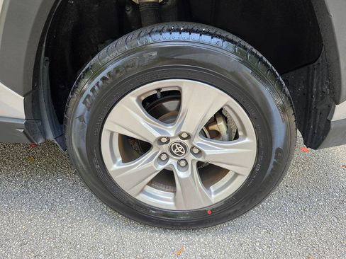 Used 2025 Toyota RAV4 XLE FWD image 21
