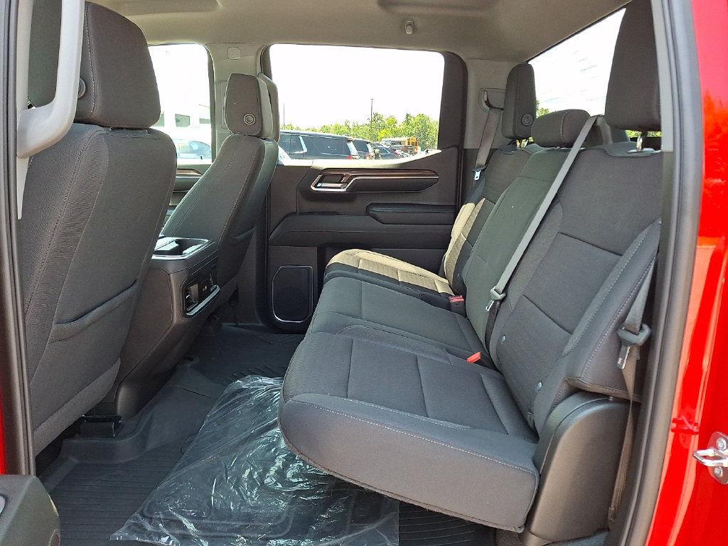 Used 2024 Chevrolet Silverado 1500 LT Trail Boss w/ LPO, Dark Essentials Package AWD/4WD image 13