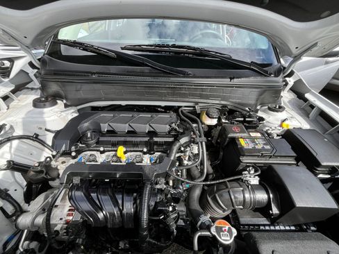 Used 2025 Hyundai Venue SEL FWD image 34