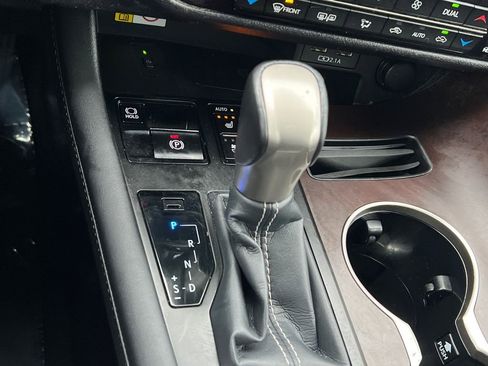 Used 2022 Lexus RX 450h AWD w/ Premium Package image 23